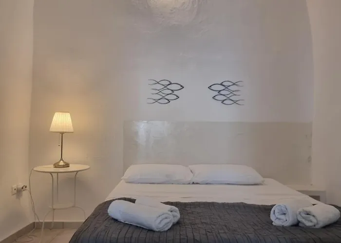 Nefeli Traditional Cave *