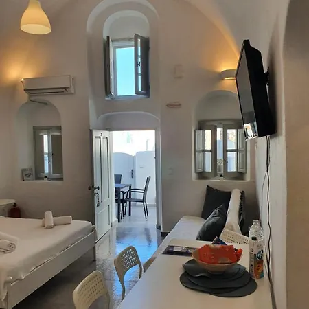 Nefeli Traditional Cave Mesariá