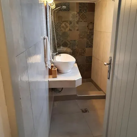 Nefeli Traditional Cave * Mesariá