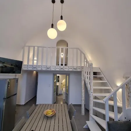 Nefeli Traditional Cave * Mesariá