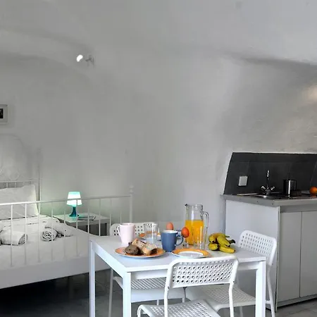 Nefeli Traditional Cave Mesariá