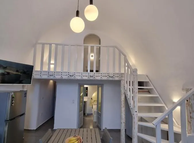 Nefeli Traditional Cave * Mesariá