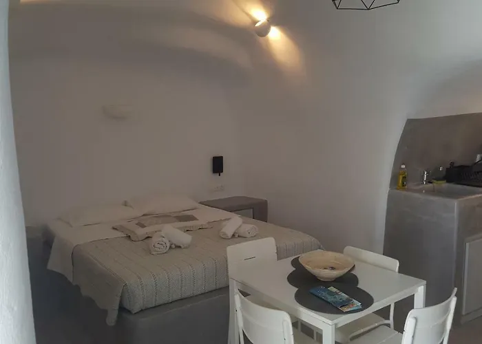 Nefeli Traditional Cave