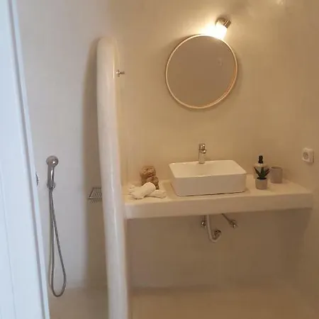 Nefeli Traditional Cave *