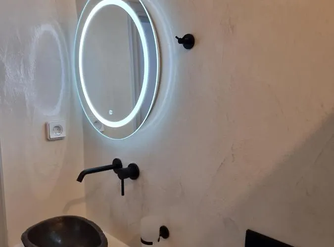 Nefeli Traditional Cave *