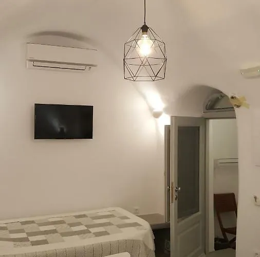 Nefeli Traditional Cave