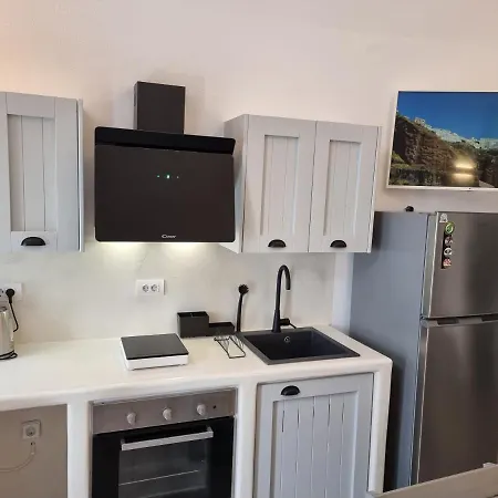 Nefeli Traditional Cave