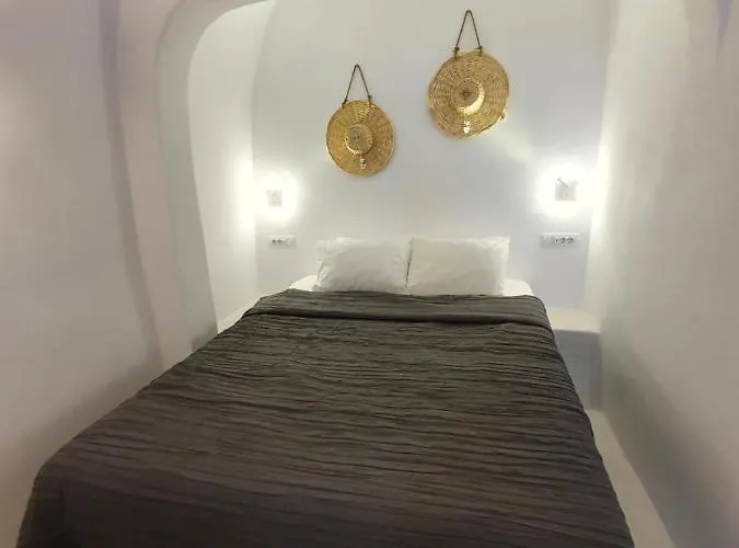 Nefeli Traditional Cave ميساريا