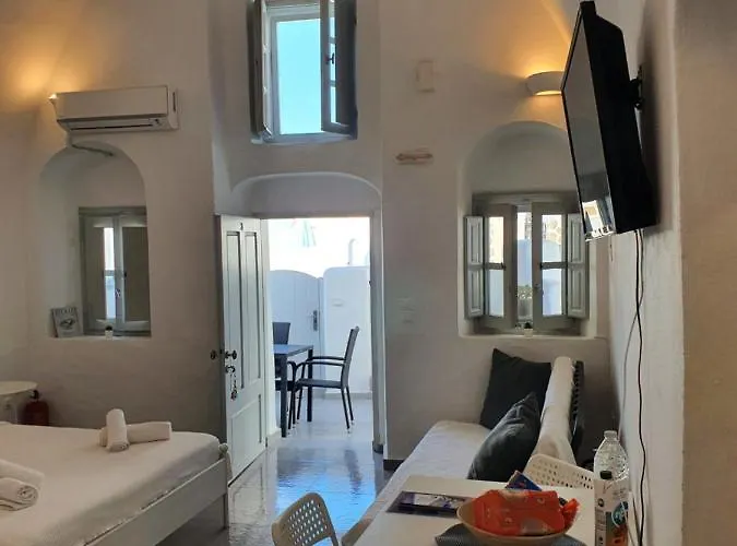 Nefeli Traditional Cave ميساريا