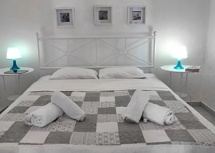 Nefeli Traditional Cave