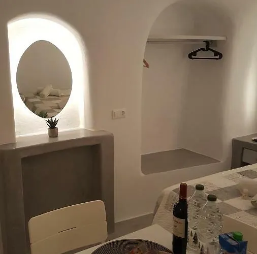 Nefeli Traditional Cave ميساريا